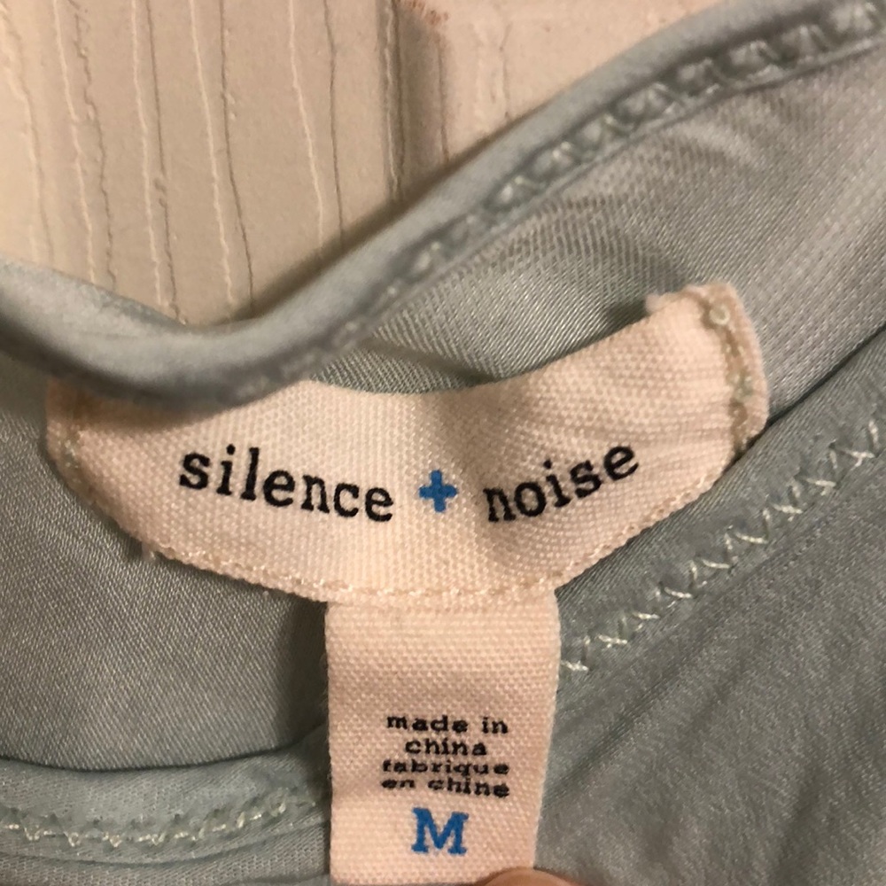 Ruffled tank top - Picture 2 of 3